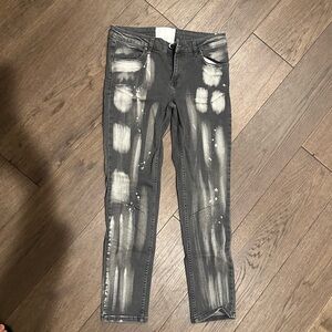 Stylish Gray Distressed Women Jeans